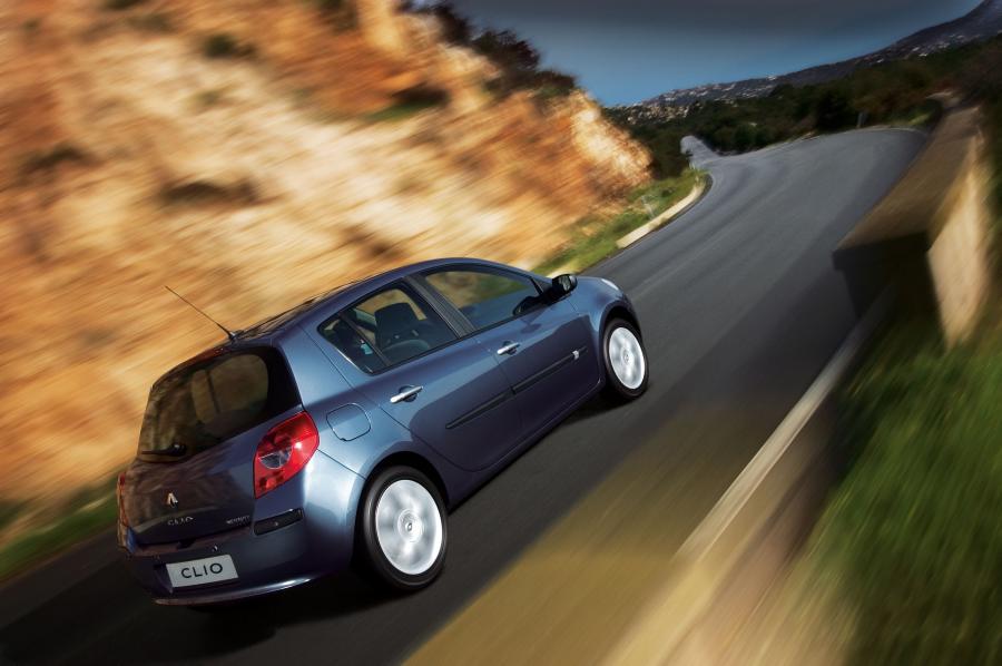  Renault Clio 2006 года  (фото 90 из 97)